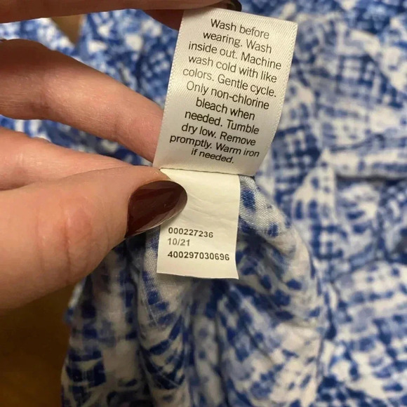 Women’s Sonoma button front top with geometric patterned size medium - Picture 6 of 7